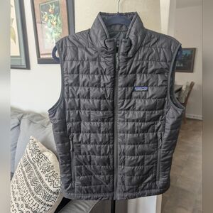 Patagonia Men's Charcoal Quilted Vest